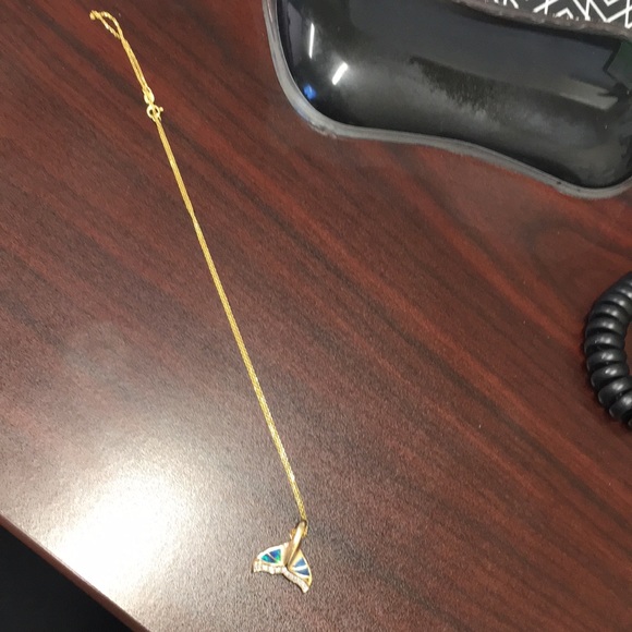 14K gold opal and diamond whale tail. - Picture 5 of 6
